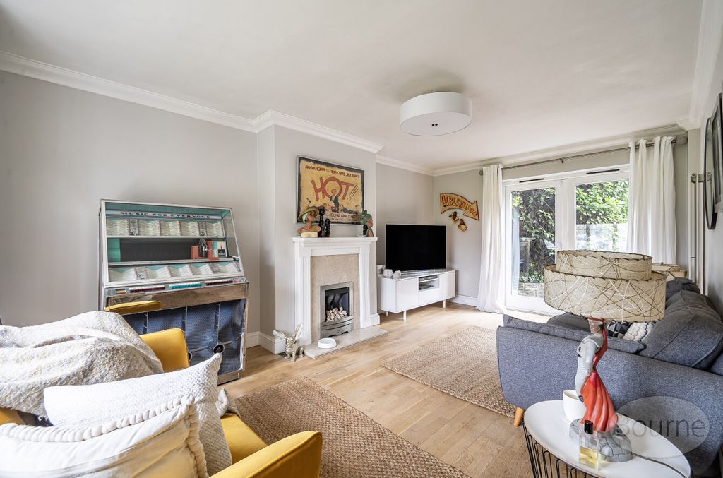 Property photo 2 of 13 1722936c-7539-48E...