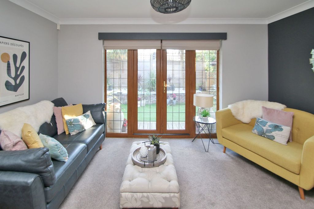 Property photo 3 of 20