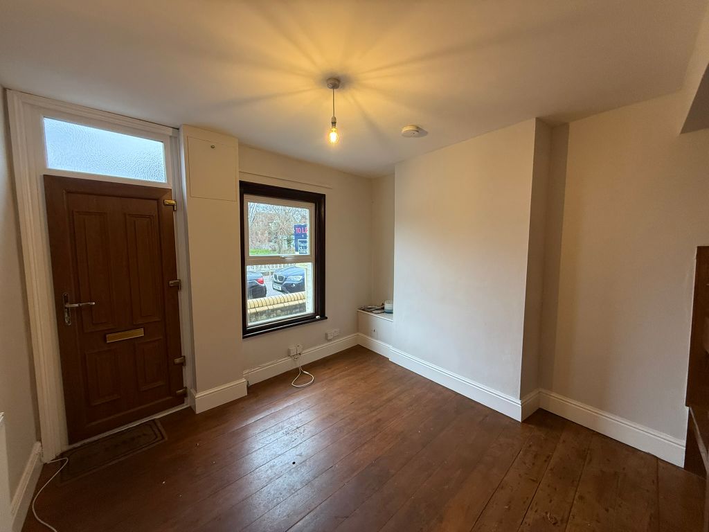 Property photo 3 of 11 Living Room