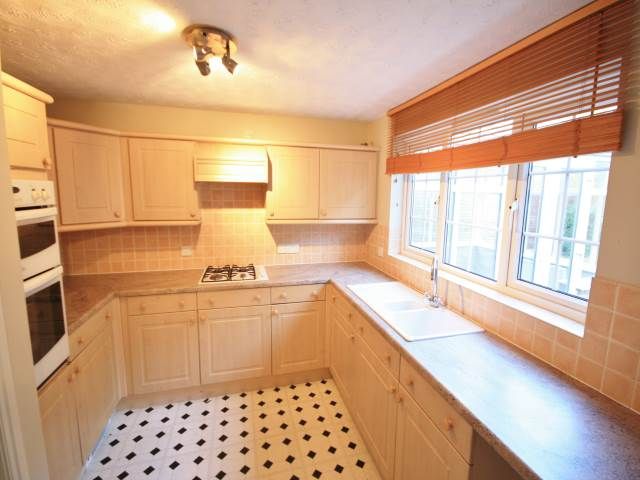 Property photo 2 of 12 Kitchen