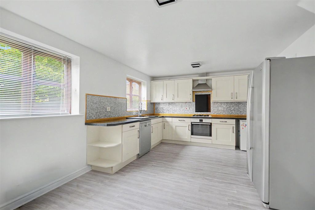 Property photo 3 of 31 Kitchen_2.Jpeg
