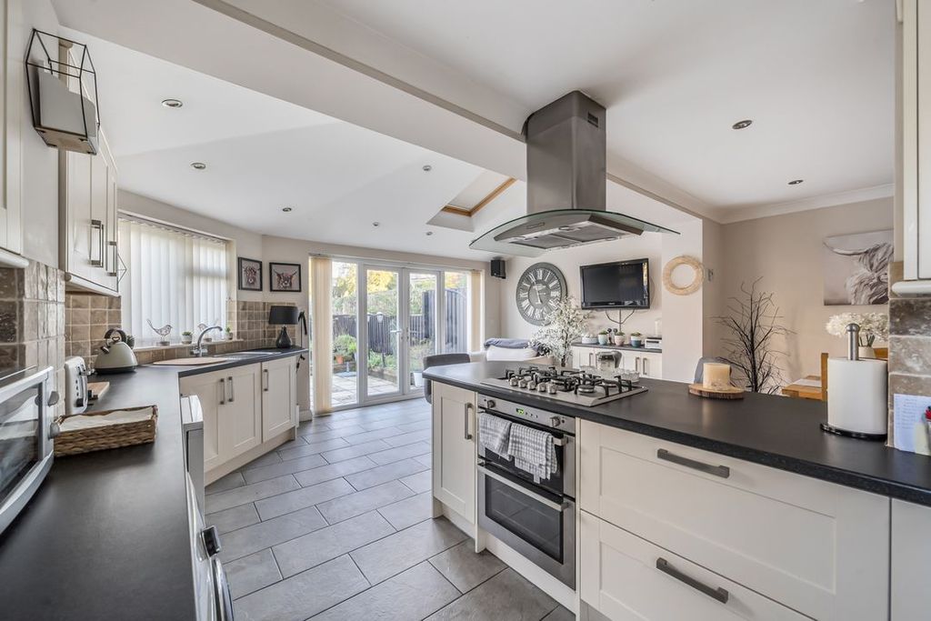 Property photo 3 of 16 138294018691Dfa498c617