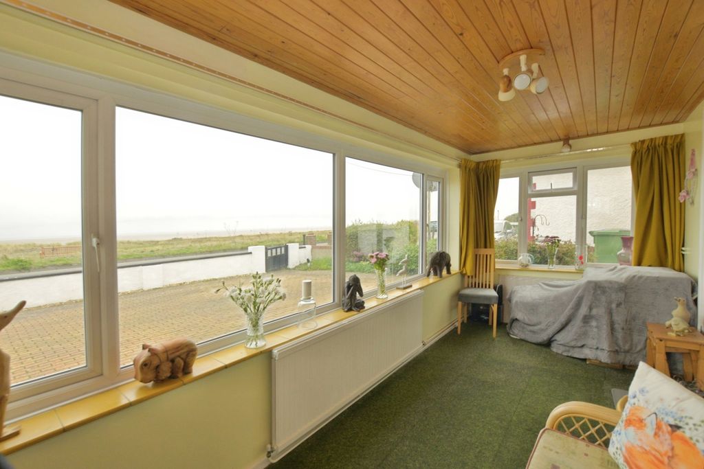 Property photo 2 of 17 Photo