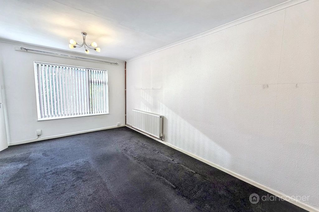 Property photo 3 of 14 5901975