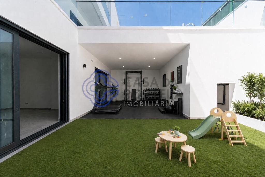 Property photo 1 of 56 T3+1 Residence With Pool And Terrace In Gambelas – Faro