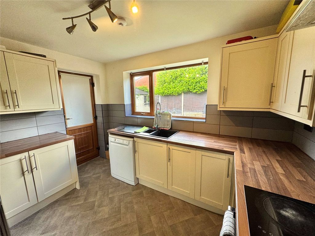 Property photo 3 of 19 Picture No. 27
