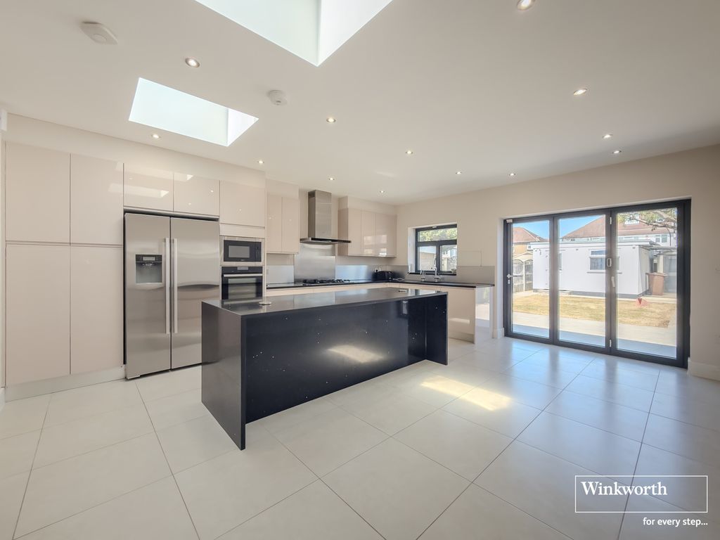 Property photo 1 of 12 Kitchen