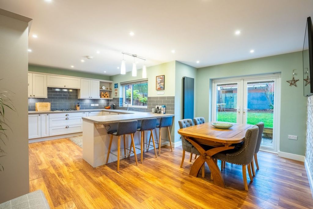 Property photo 3 of 22