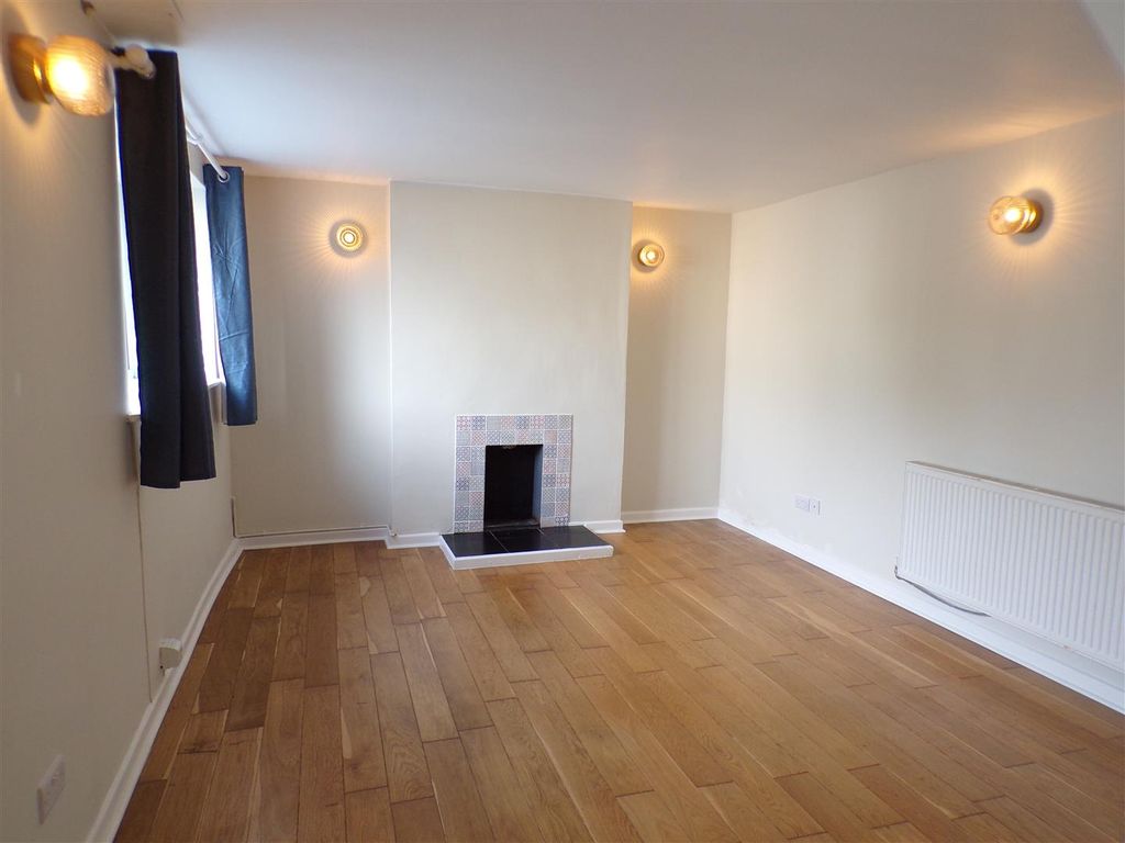 Property photo 2 of 4 Lounge.Jpg