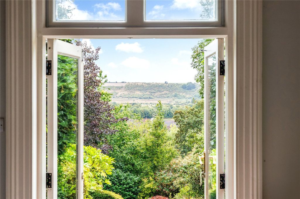 Property photo 2 of 18 Views