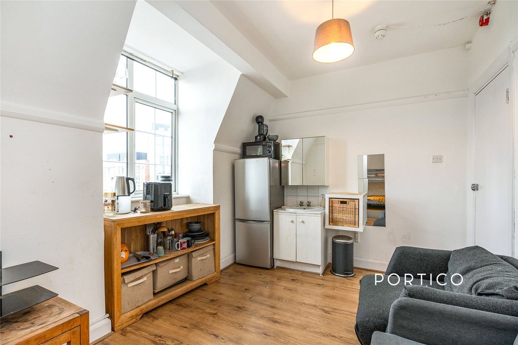 Property photo 1 of 3 Picture No. 04