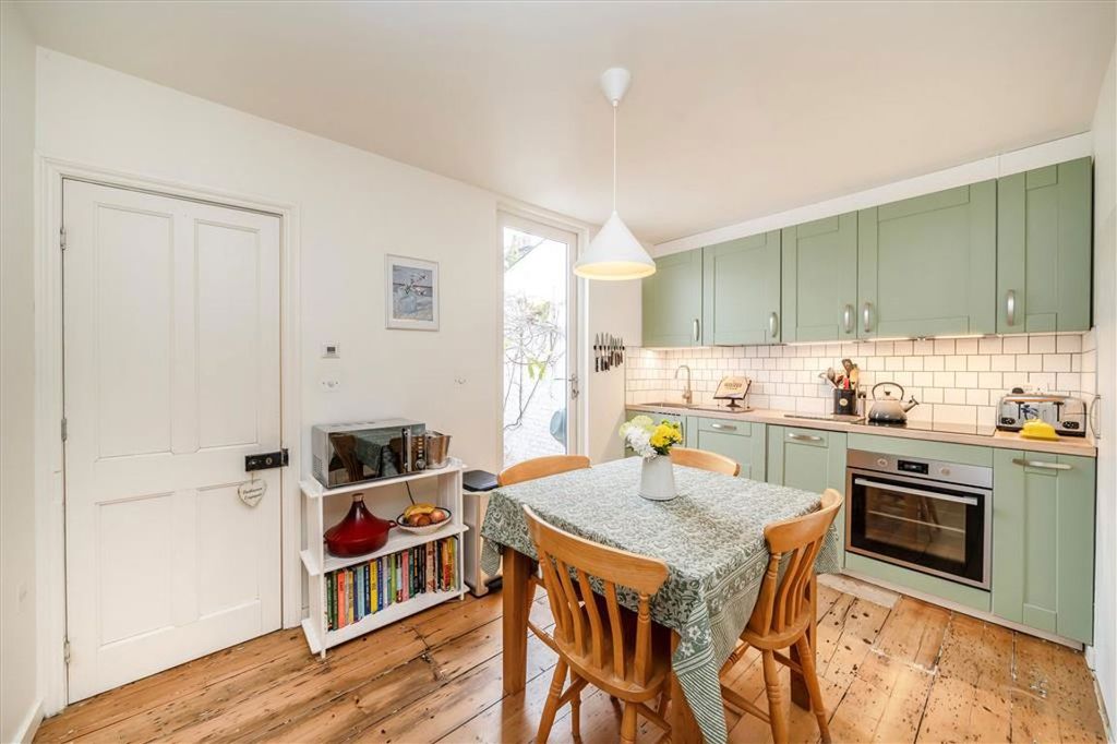 Property photo 2 of 6