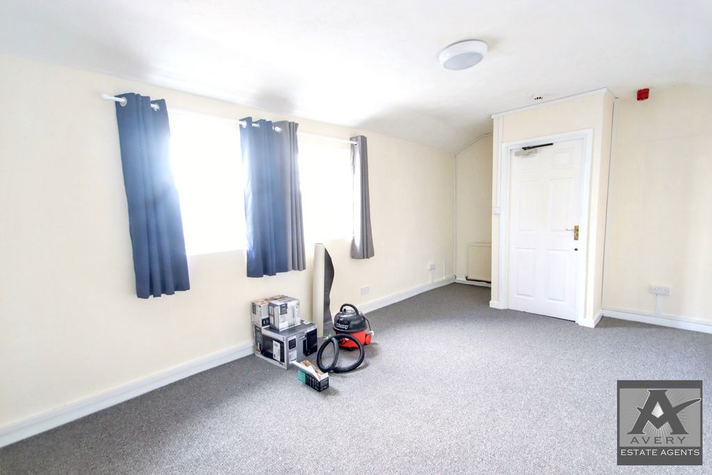 Property photo 1 of 4 Room