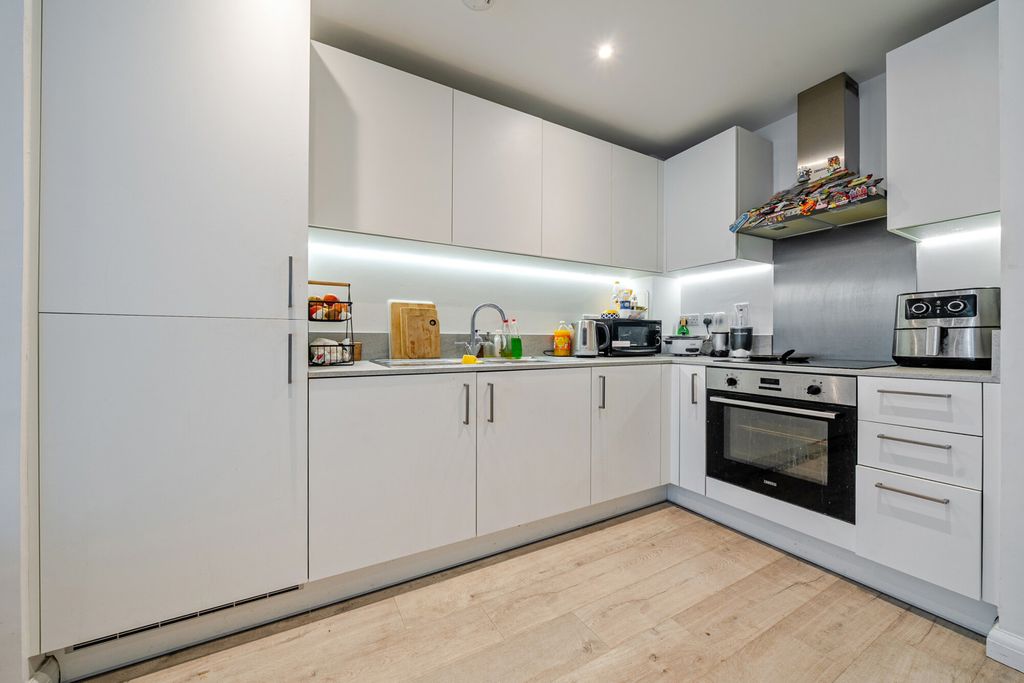Property photo 3 of 14 Kitchen