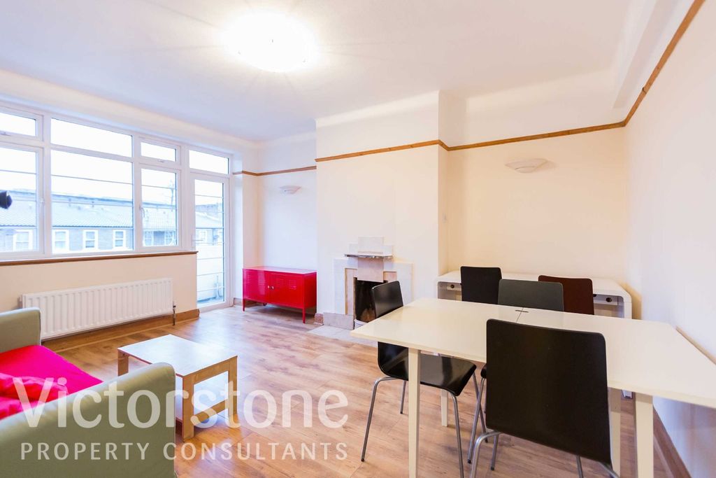 Property photo 1 of 12 1511541