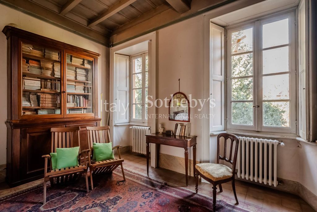 Property photo 3 of 18