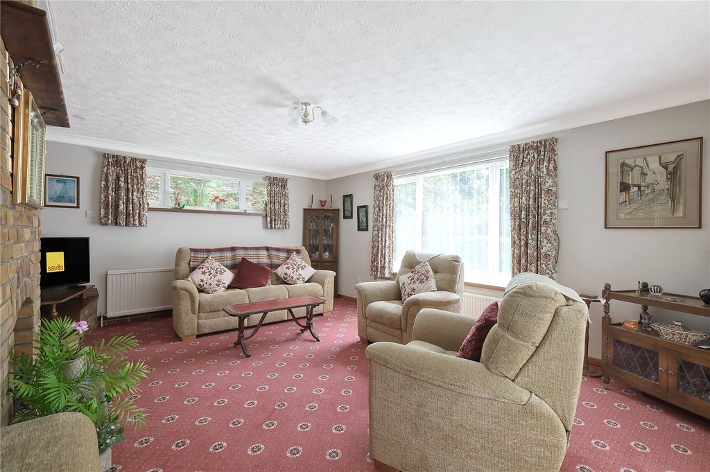 Property photo 3 of 11 Sitting Room