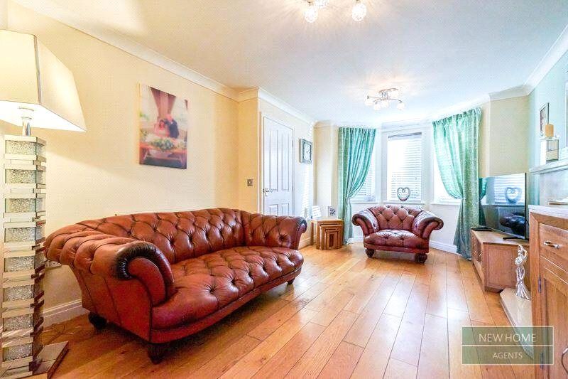 Property photo 3 of 14 Lounge