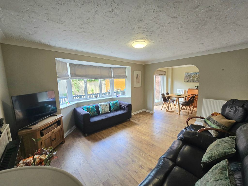 Property photo 2 of 37