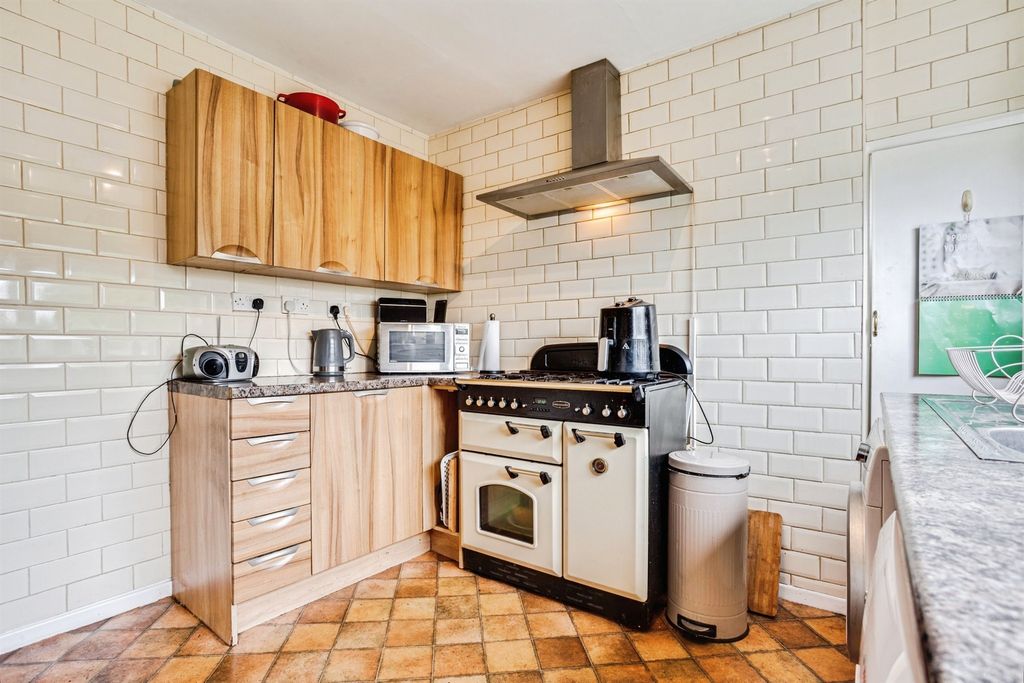 Property photo 3 of 15 Kitchen