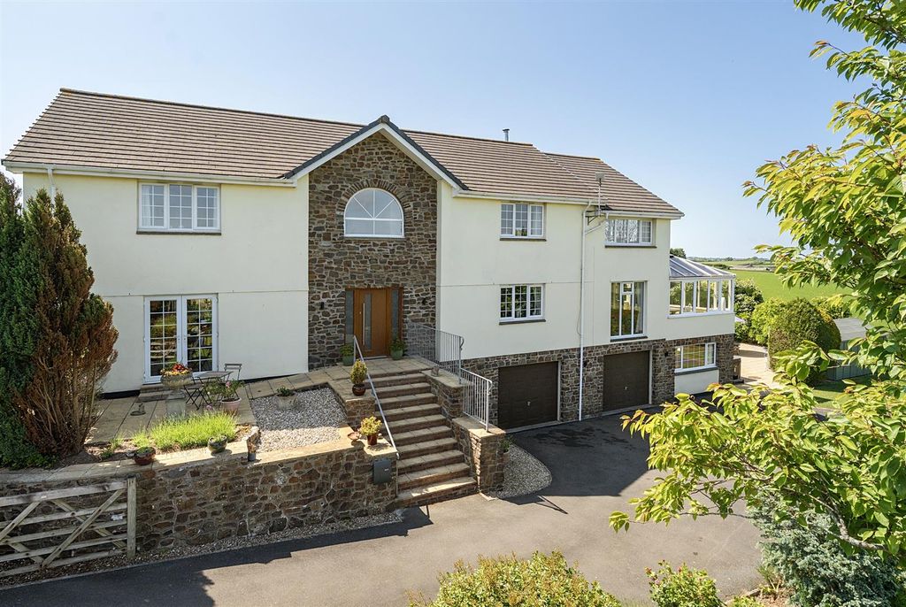 Property photo 1 of 28 1298049-4-682E2Dafc0E7F-Arw.Jpg