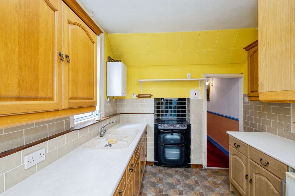 Property photo 2 of 20