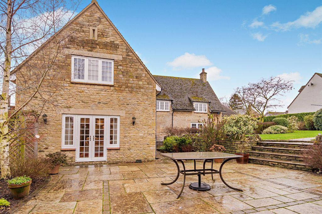 Property photo 3 of 19