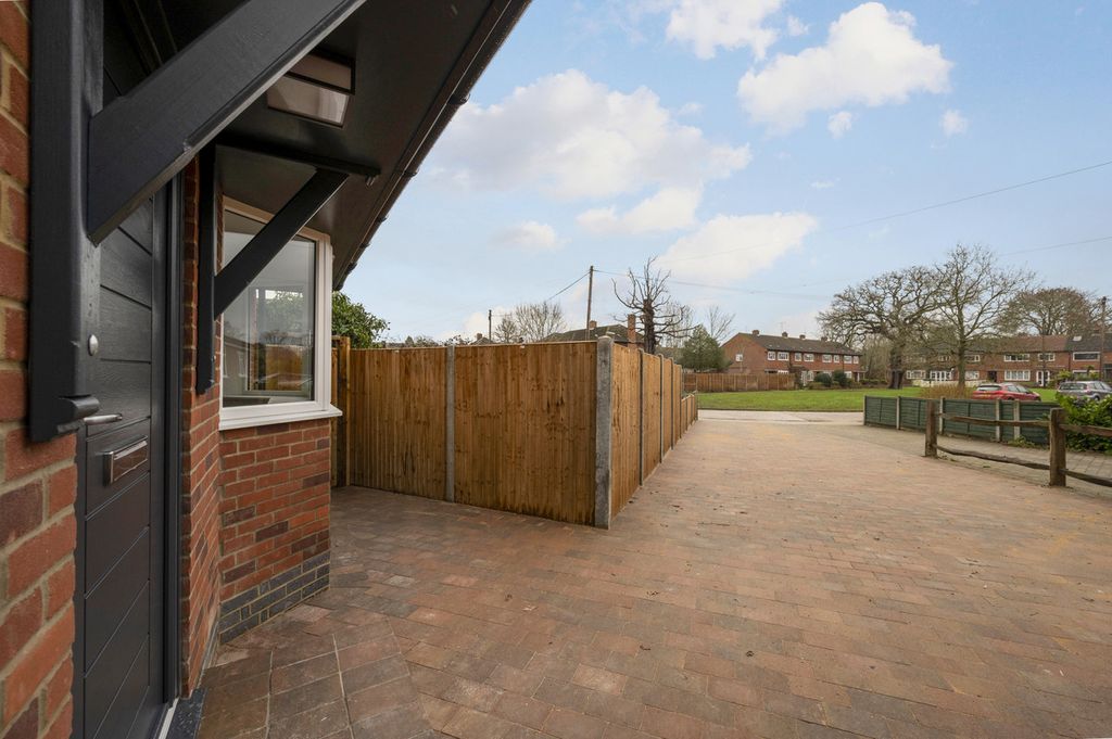 Property photo 3 of 21