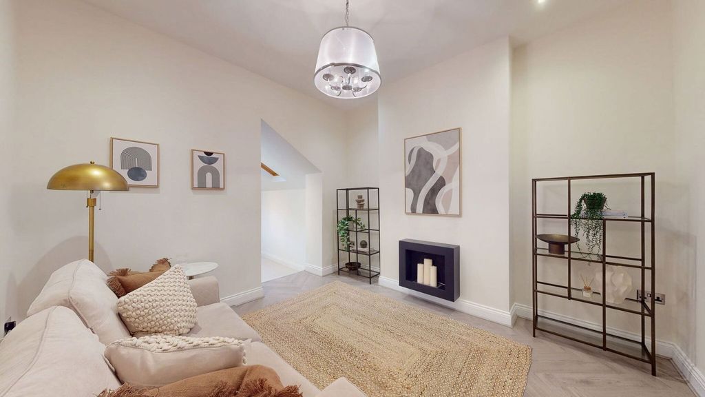 Property photo 3 of 37