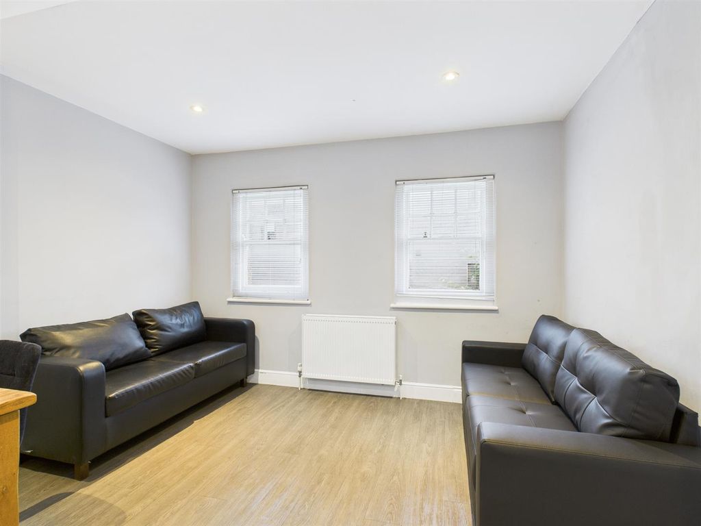 Property photo 2 of 18 Cam02534G0-Pr0604-Still001.Jpg