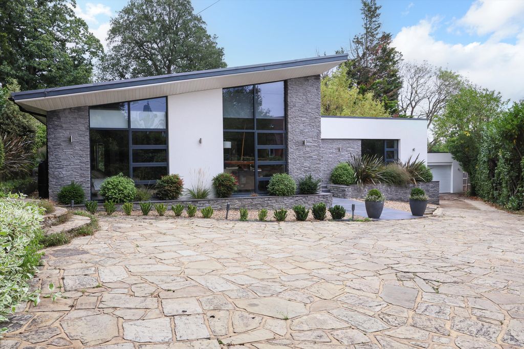 Property photo 1 of 19 Image