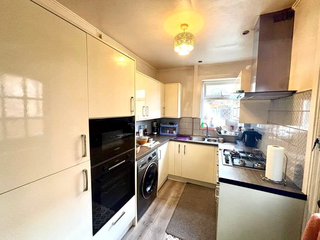 Property photo 2 of 9 Image