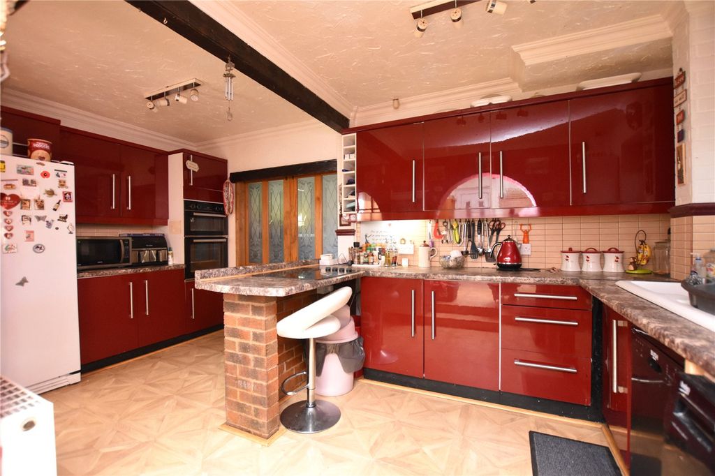 Property photo 3 of 24 Picture No. 12