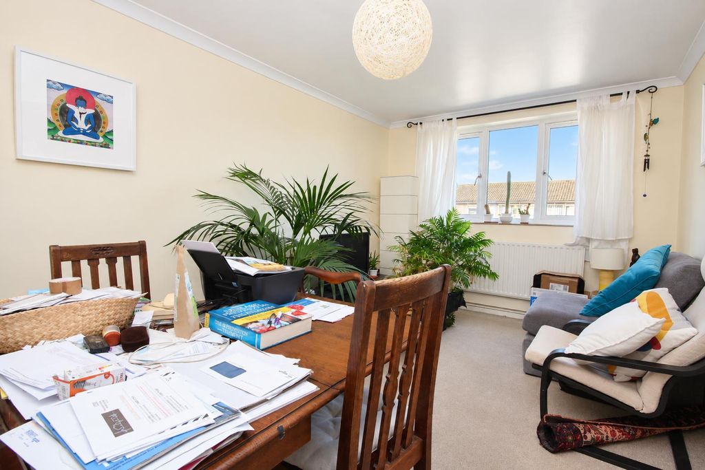 Property photo 3 of 8 1 (1).Png