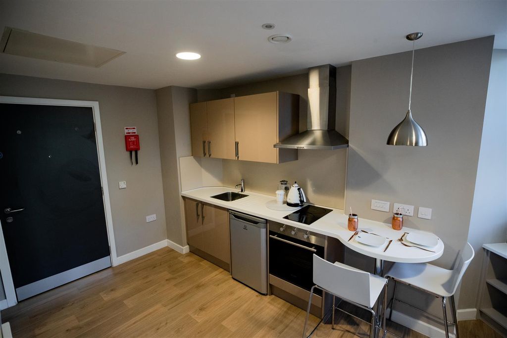 Property photo 2 of 48
