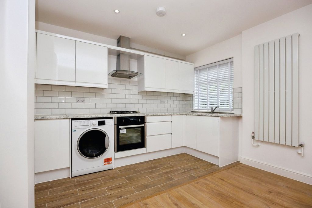 Property photo 1 of 6 Picture No. 08