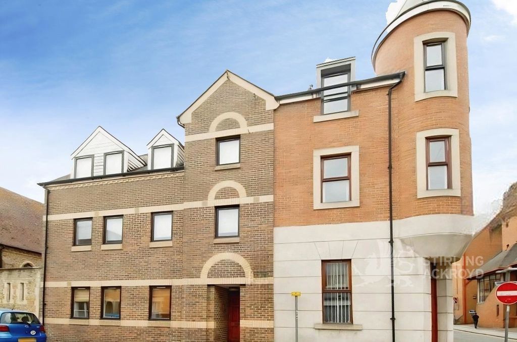 Property photo 1 of 5 External