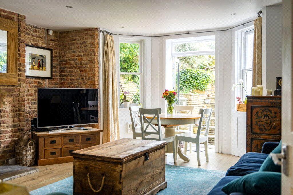 Additional image 4 of 2 bed flat for saleGuildford, Surrey GU1