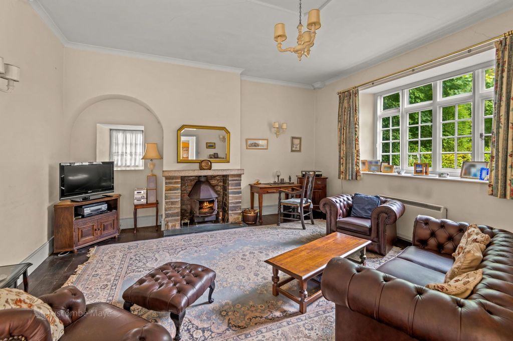 Property photo 3 of 16