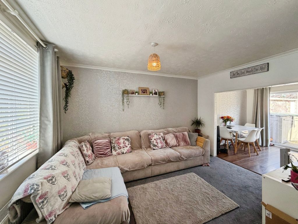 Property photo 3 of 13 5339936