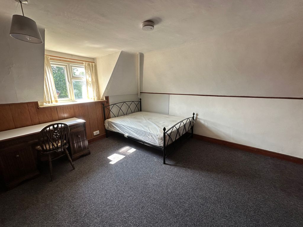 Property photo 1 of 3
