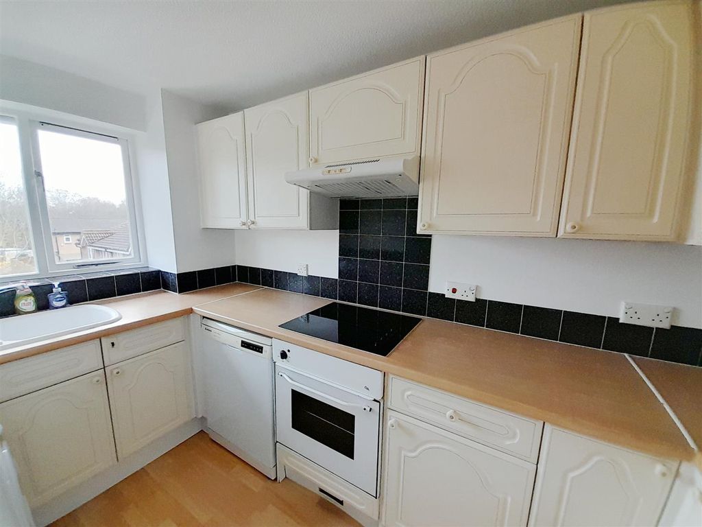 Property photo 3 of 10 3