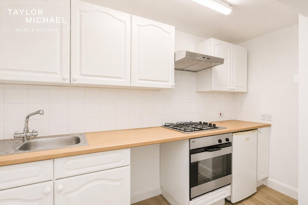 Property photo 2 of 12 Kitchen