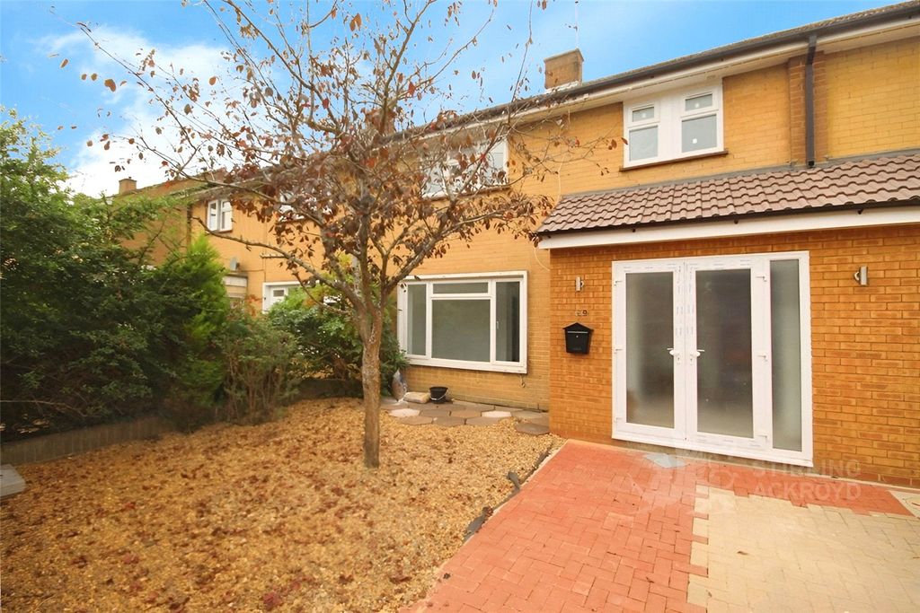 Property photo 1 of 8 External