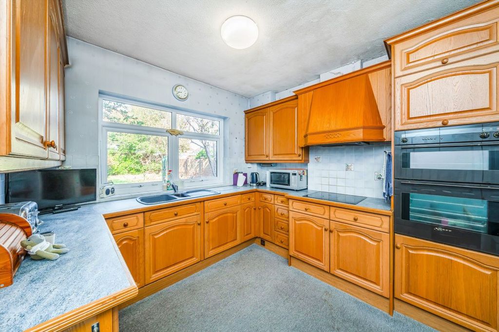 Property photo 3 of 6