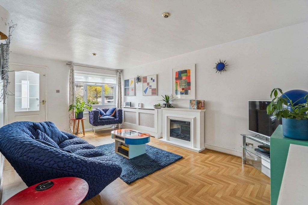 Property photo 3 of 16