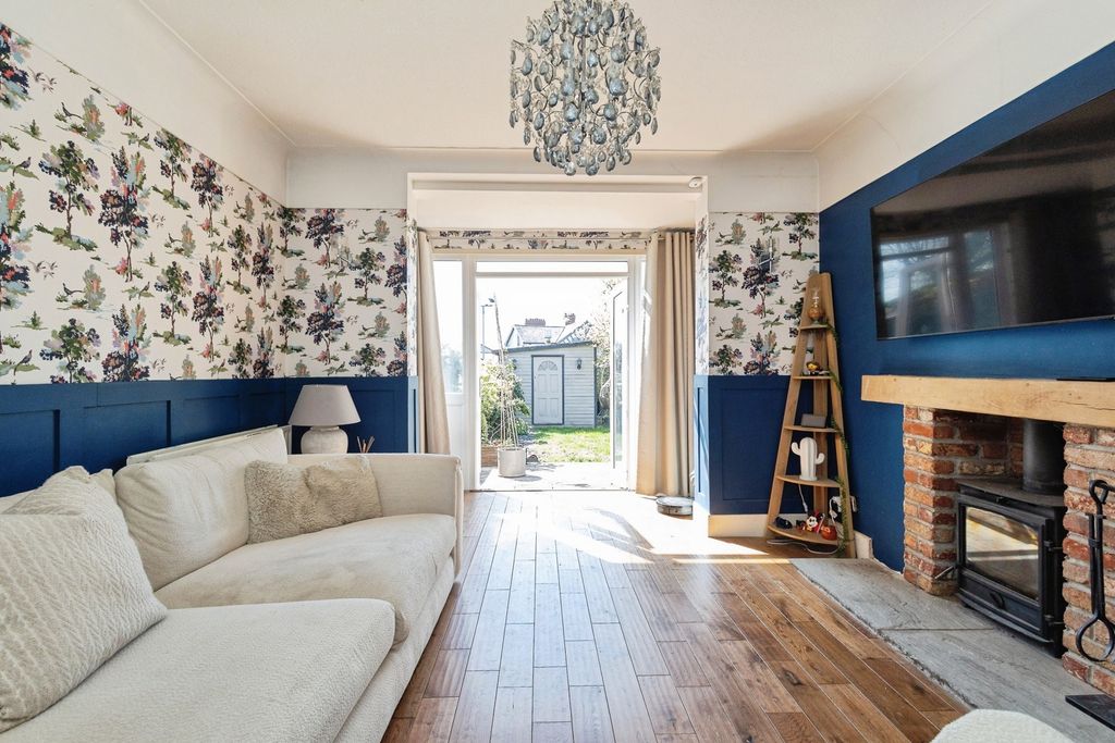 Property photo 2 of 20 Living Room