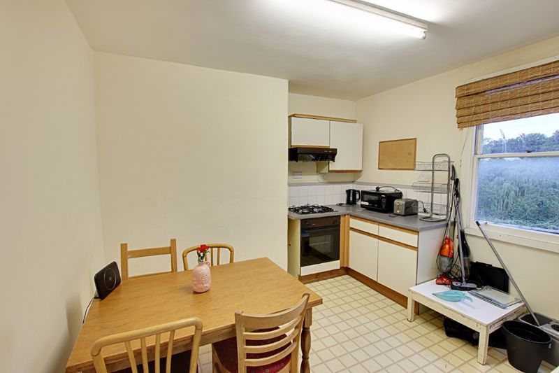 Property photo 3 of 10 Photo 9