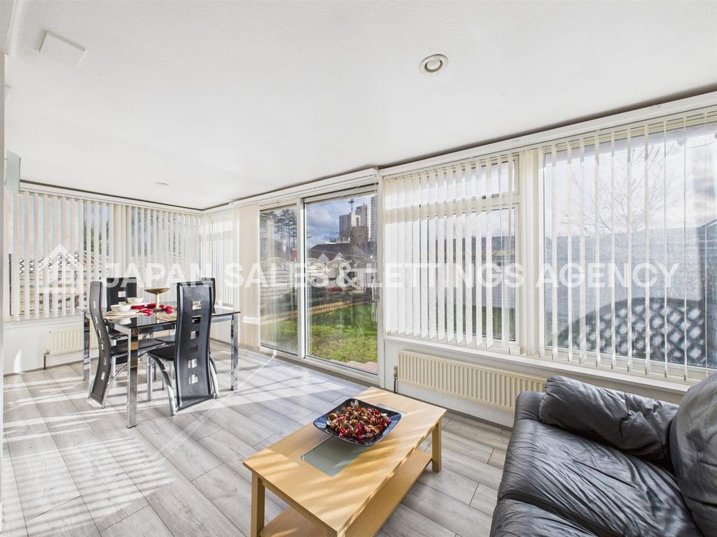 Property photo 3 of 11 Cam04401G0-Pr0104-Still014.Jpg