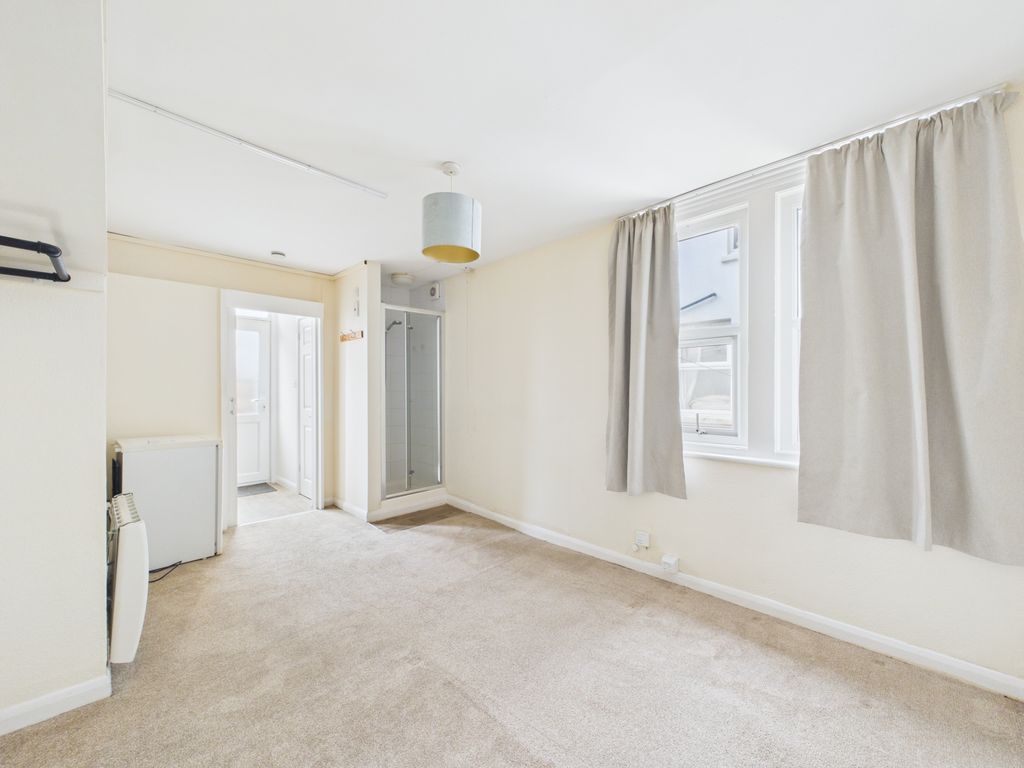 Property photo 1 of 6 Cam04693G0-Pr0135-Still001